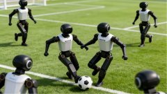 <b>真假融合的疆场、精准的动做</b>